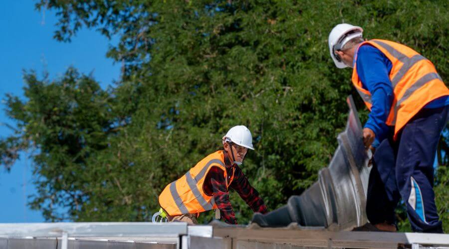 Professional gutter cleaning in Gooding, ID